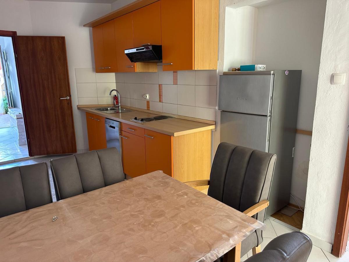 App 4 - 6 Persons Direct On The Seaside, 1St Floor Apartment Ljubač Екстериор снимка